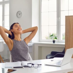 Lehrerin genießt den Feierabend